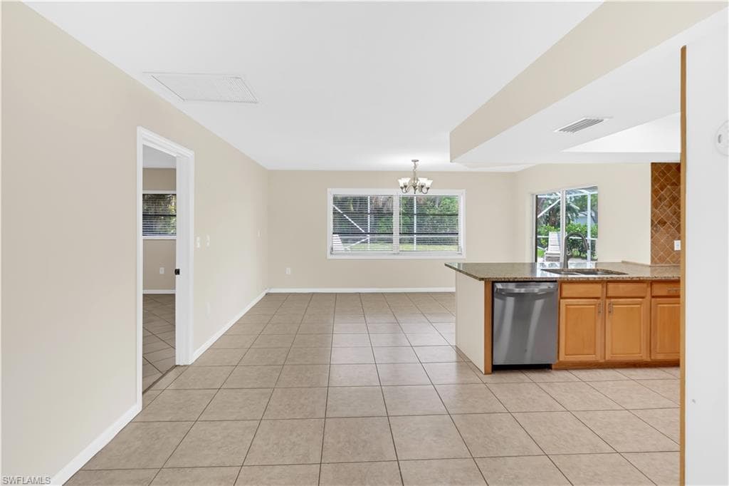 1121 SE 36th ST-17