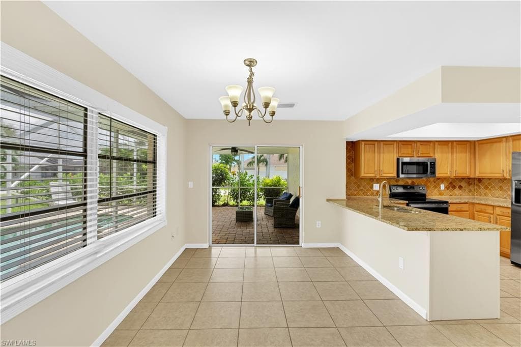 1121 SE 36th ST-18