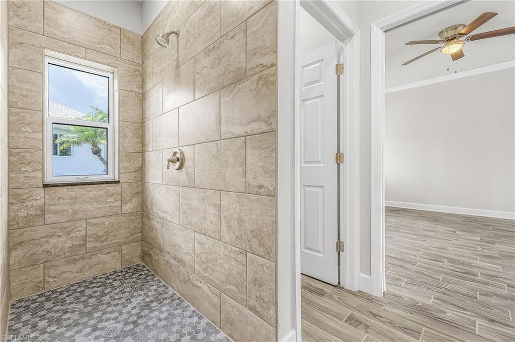1111 SW 5th TER-16