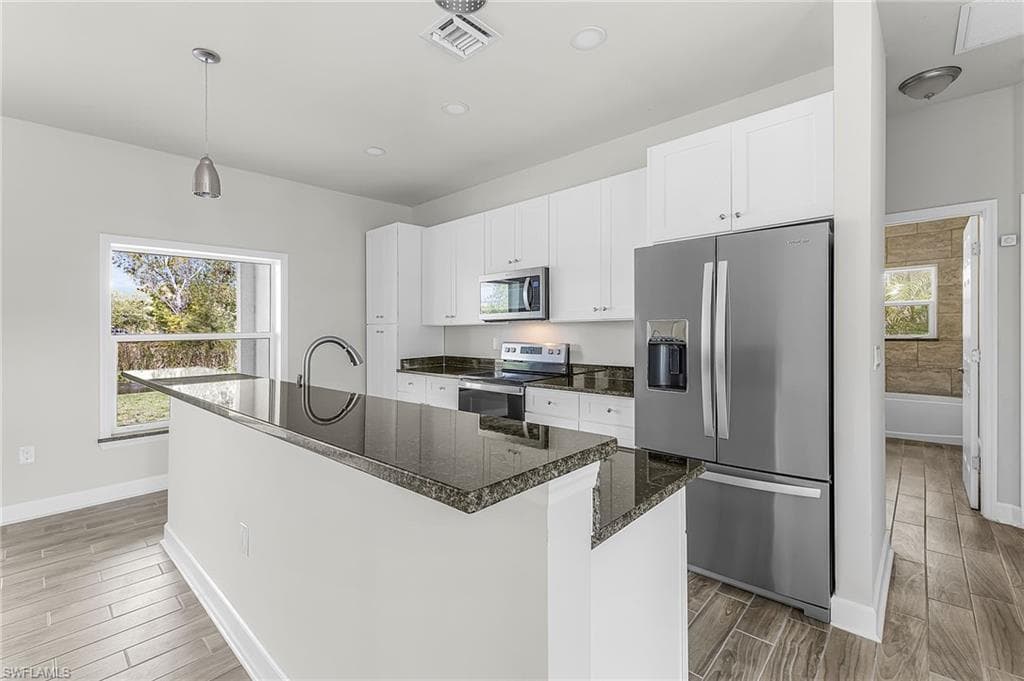 1111 SW 5th TER-8