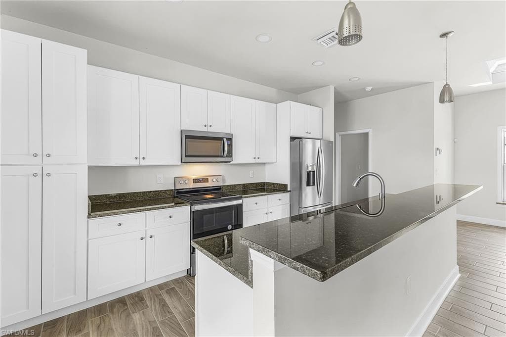 1111 SW 5th TER-10