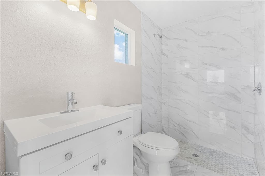 126 NE 9th ST-12