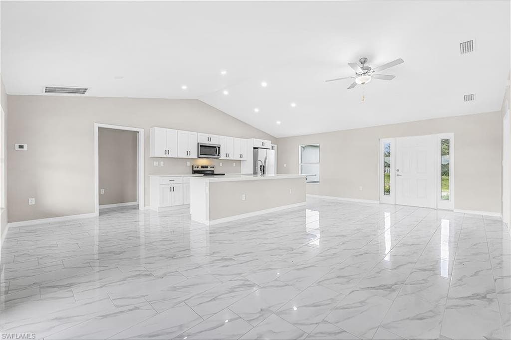 126 NE 9th ST-6