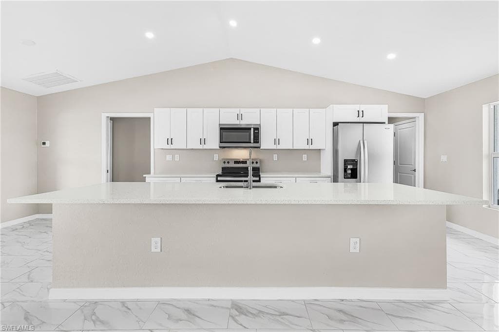 126 NE 9th ST-4