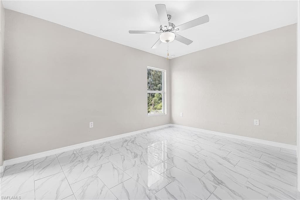 126 NE 9th ST-8