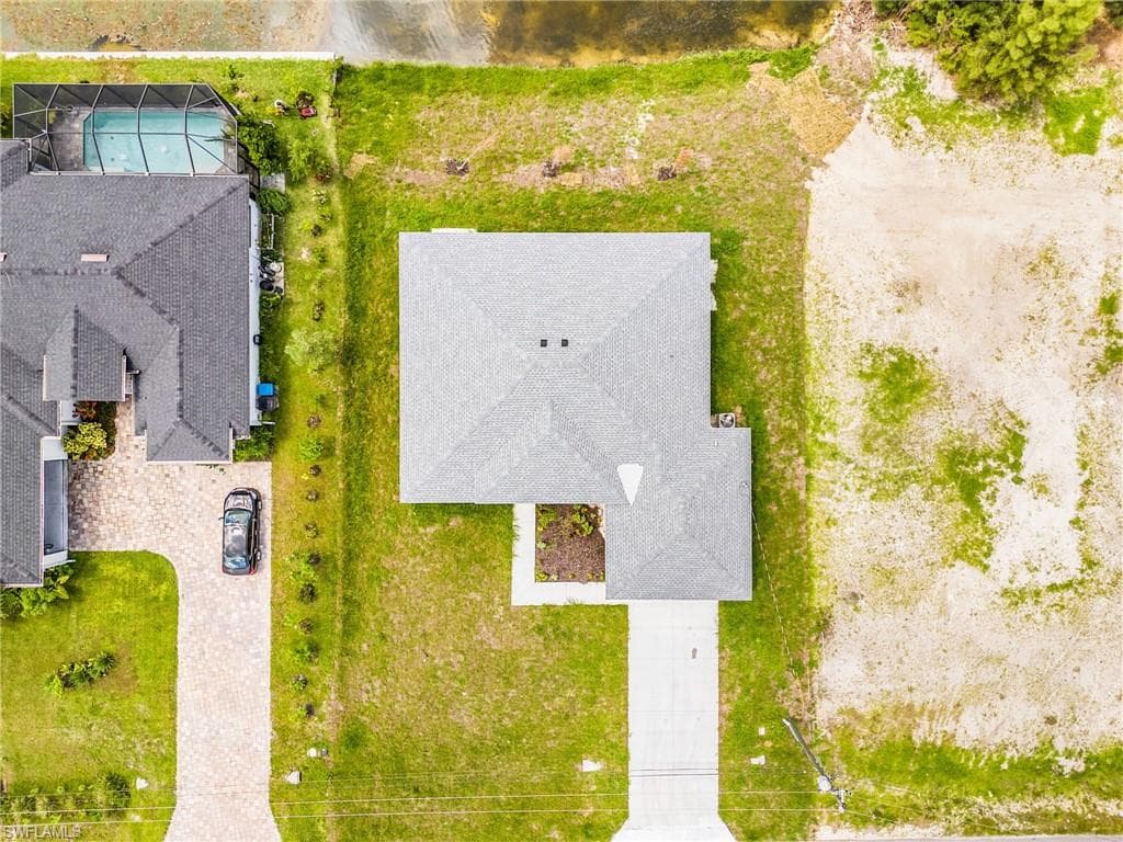 126 NE 9th ST-23