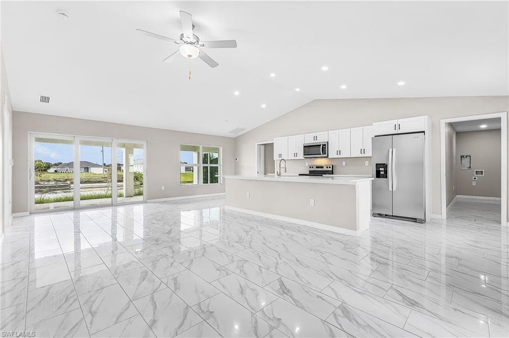 126 NE 9th ST-3