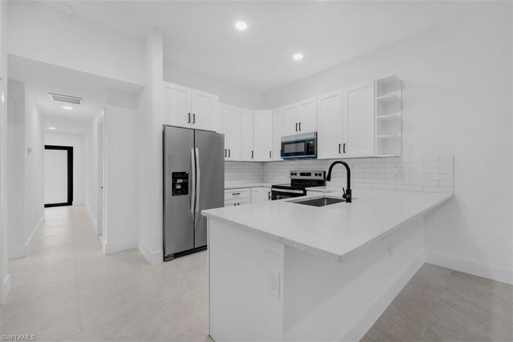 2502 Martin AVE S-18