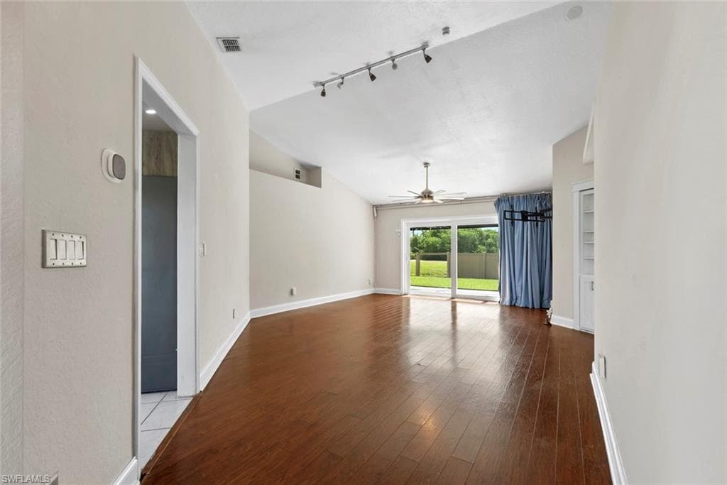 3628 Kent DR-5