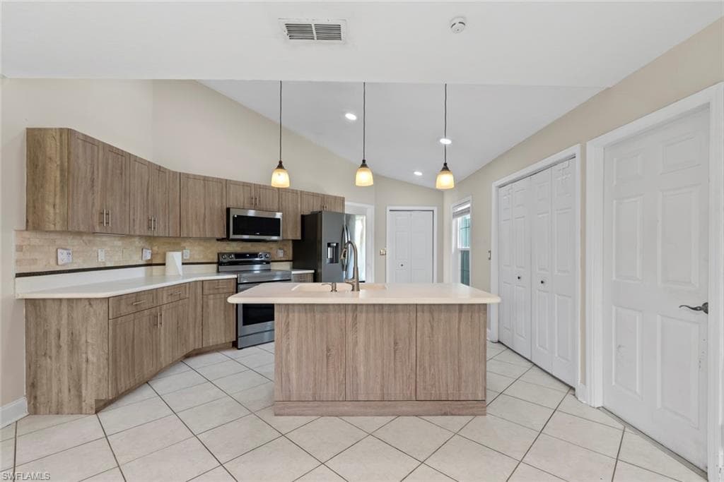 3628 Kent DR-19