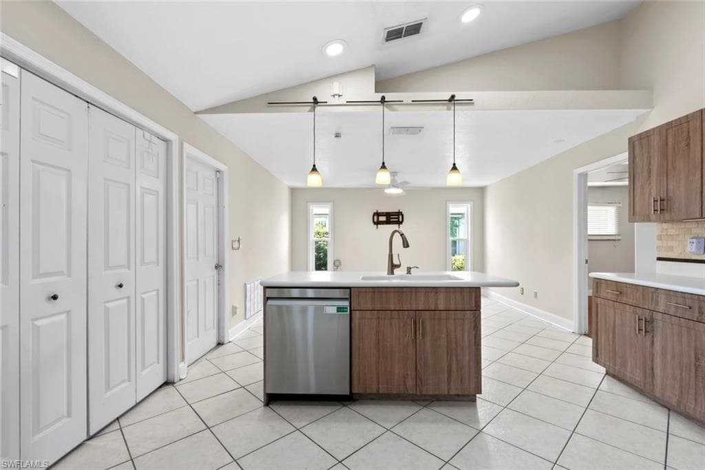 3628 Kent DR-17