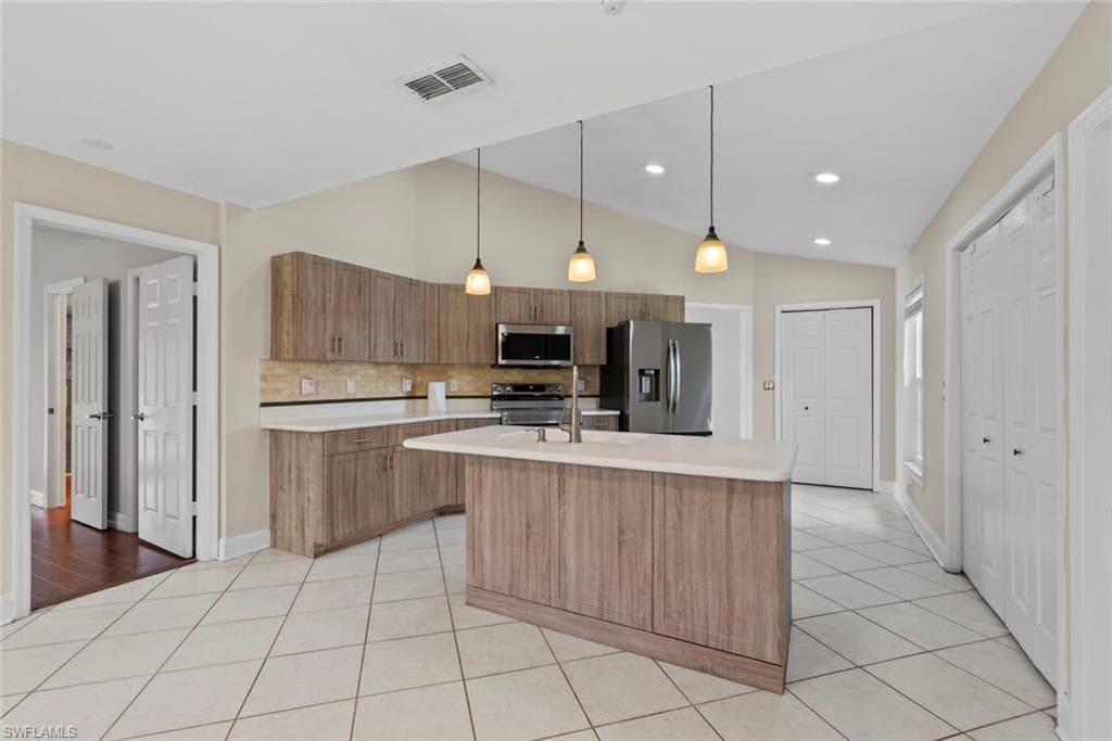 3628 Kent DR-20
