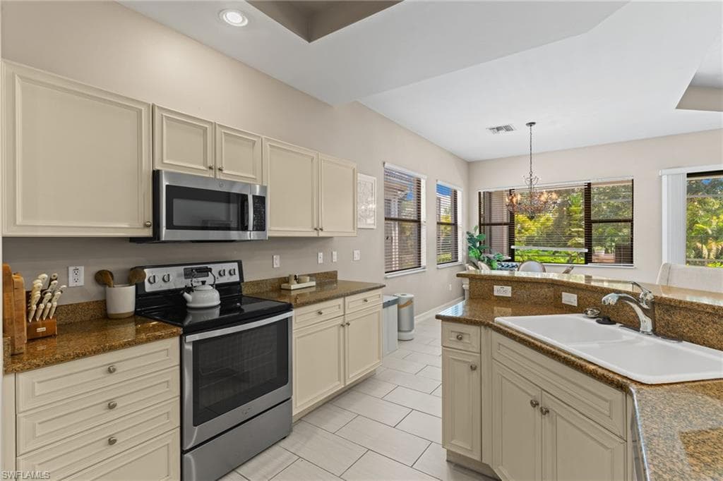 1406 Serrano CIR-12