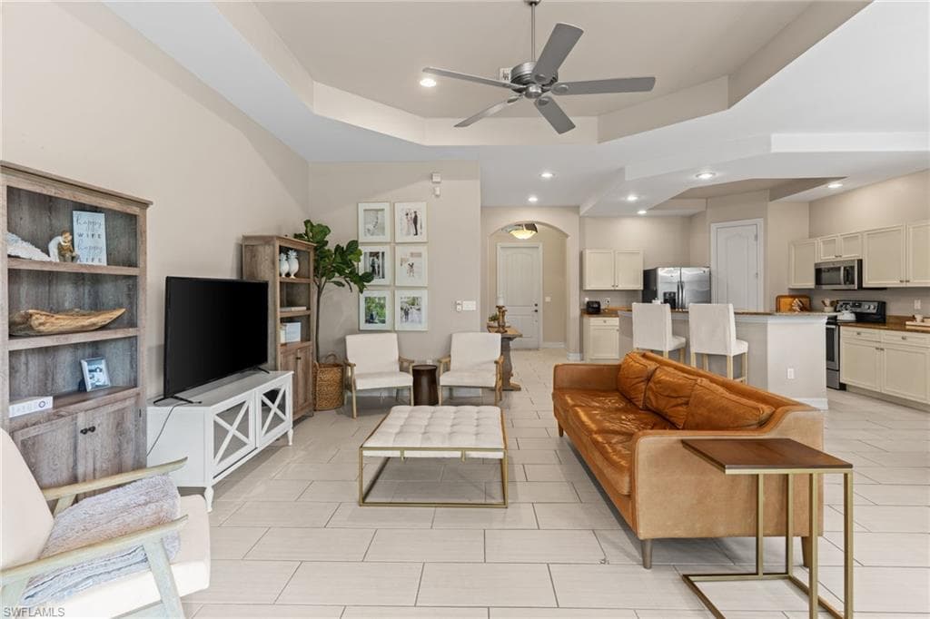 1406 Serrano CIR-16
