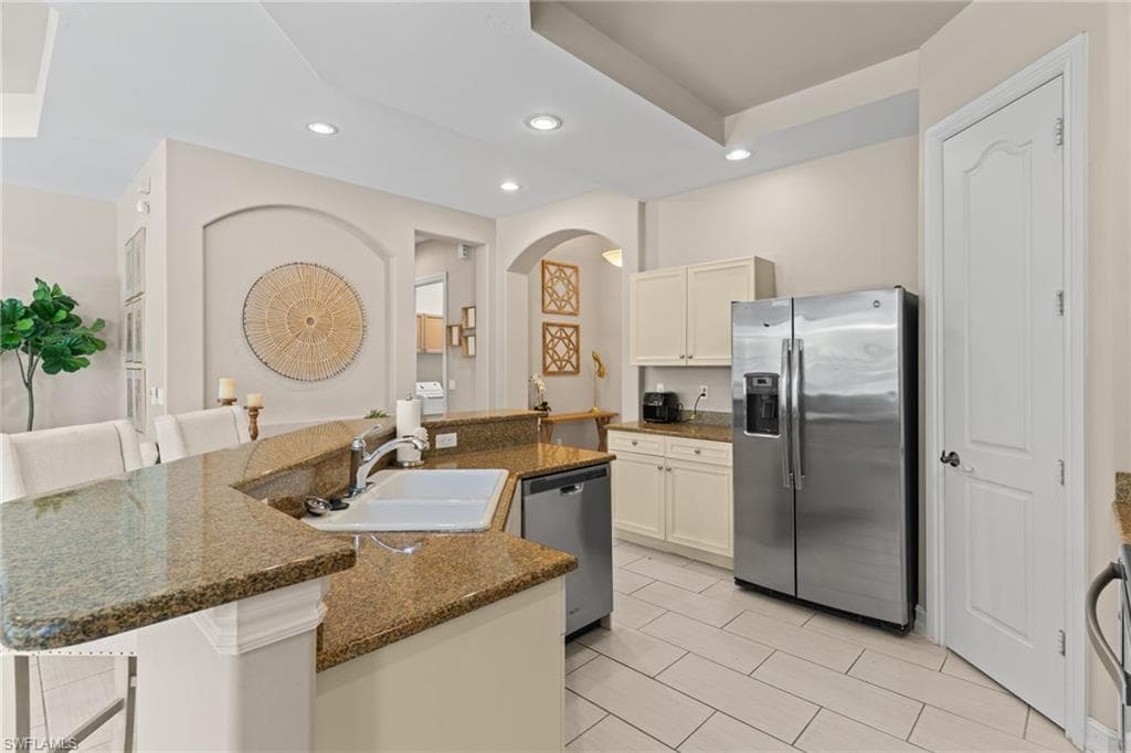 1406 Serrano CIR-13