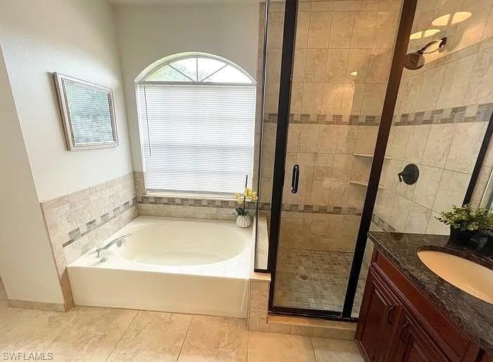 807 Bluegrass LN-6