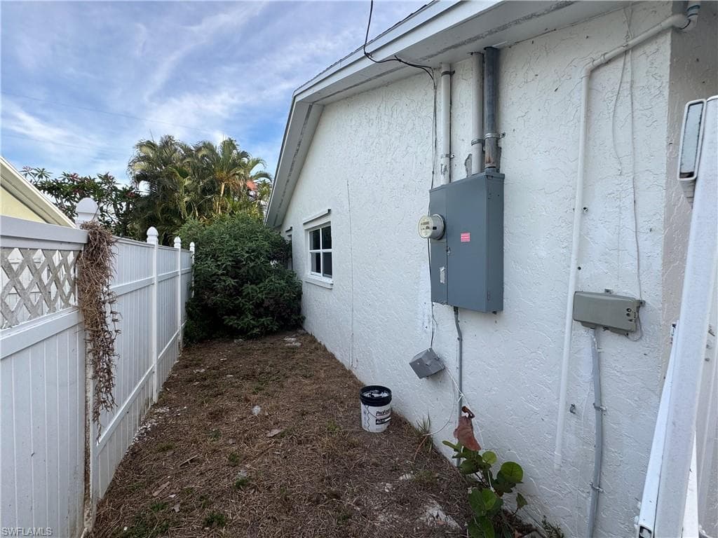1683 Atlanta Plaza DR-22