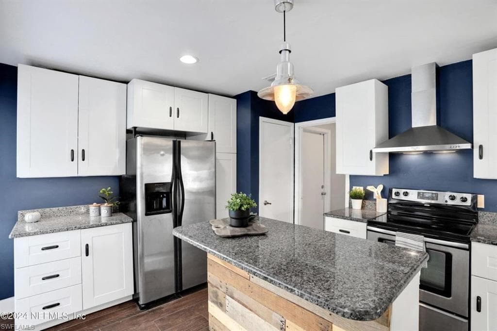 2743 Moorsfield LN-7