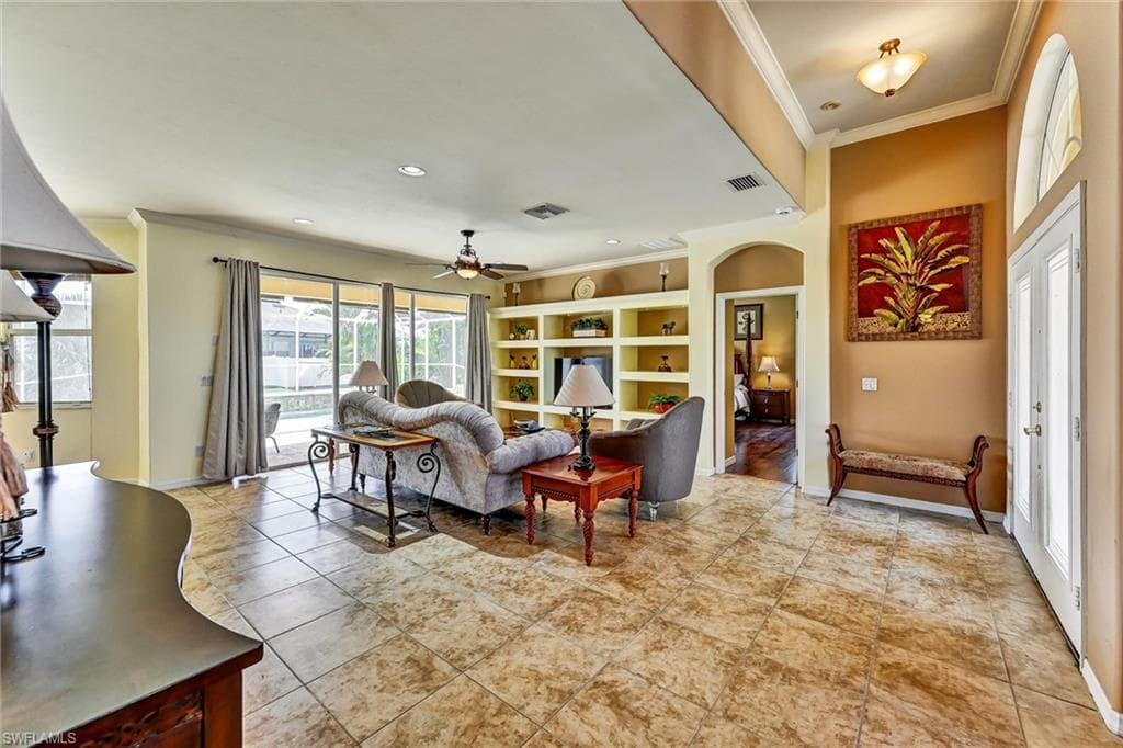 311 SW 32nd PL-22
