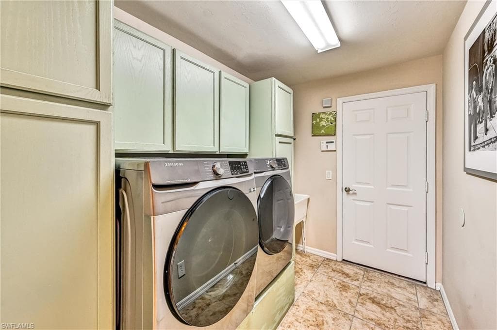 311 SW 32nd PL-15