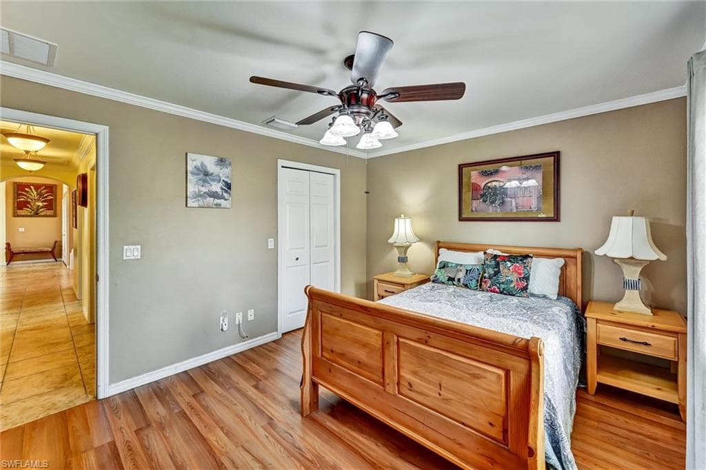 311 SW 32nd PL-19