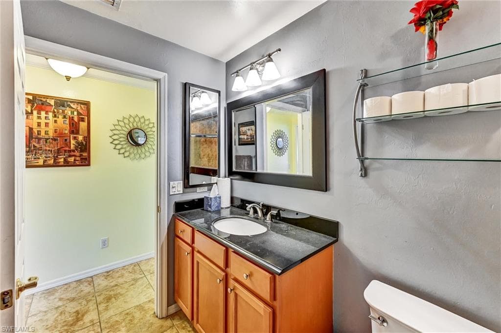 311 SW 32nd PL-17