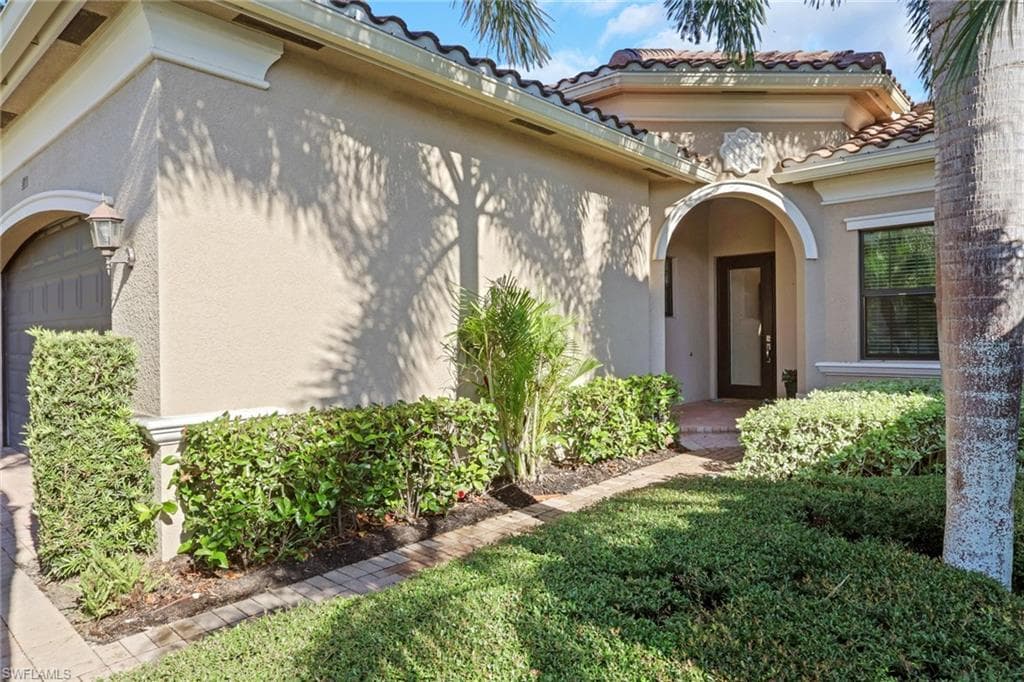 4113 Amelia WAY-2