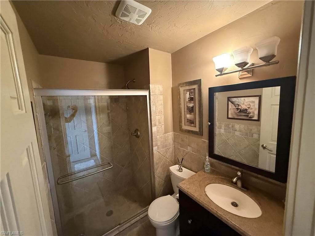 3338 Ottawa CIR 4-17