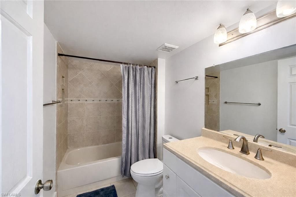 534 Augusta BLVD E104-21
