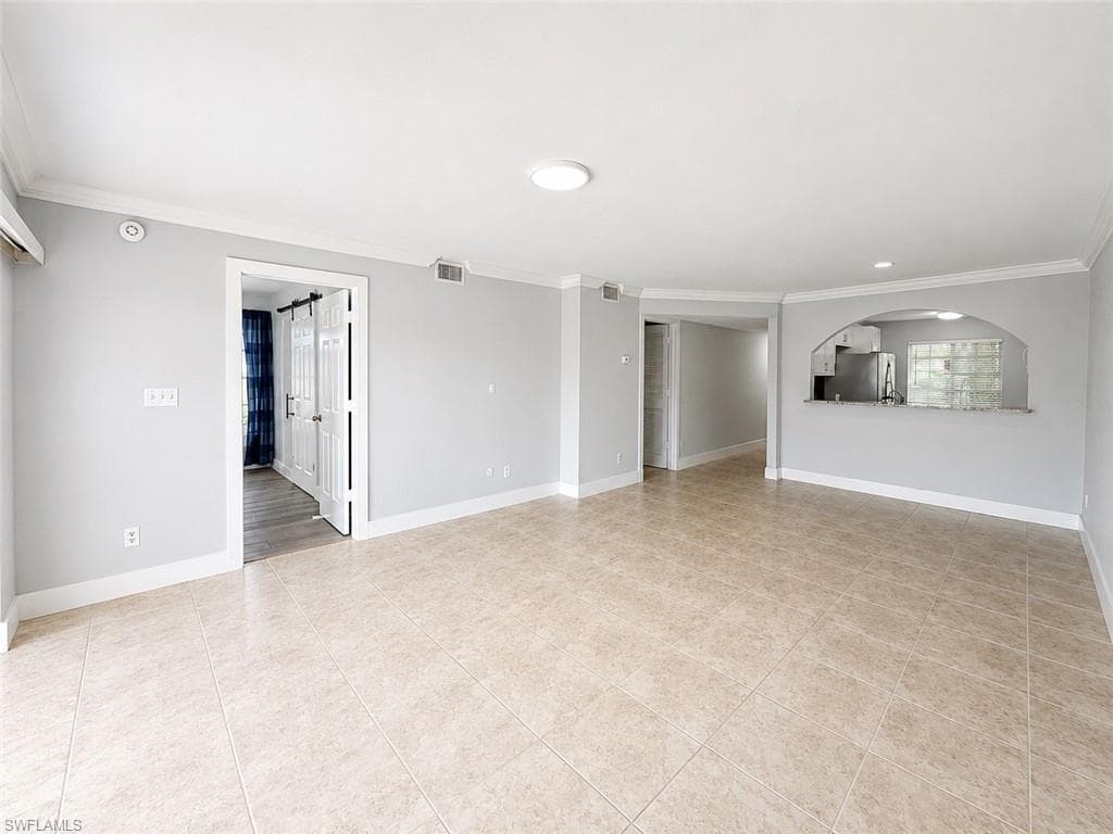 534 Augusta BLVD E104-8