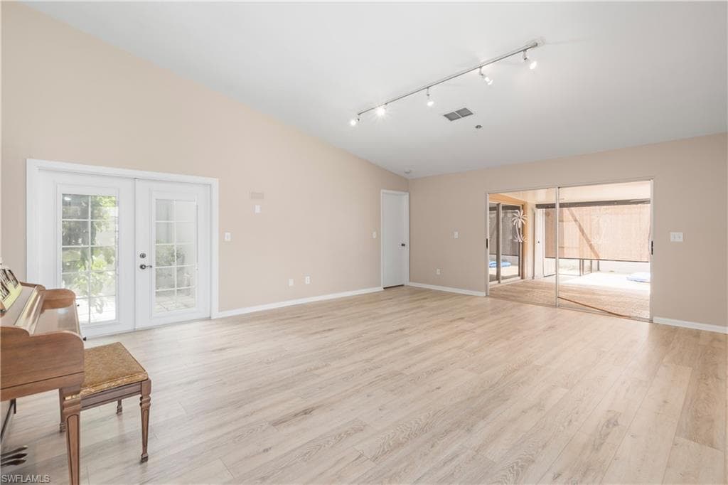 9749 Maplecrest CIR-2