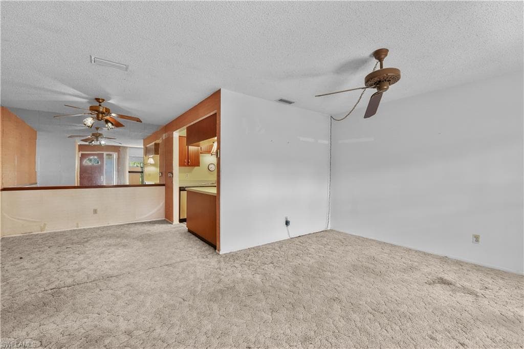 6212 Principia DR 4-10