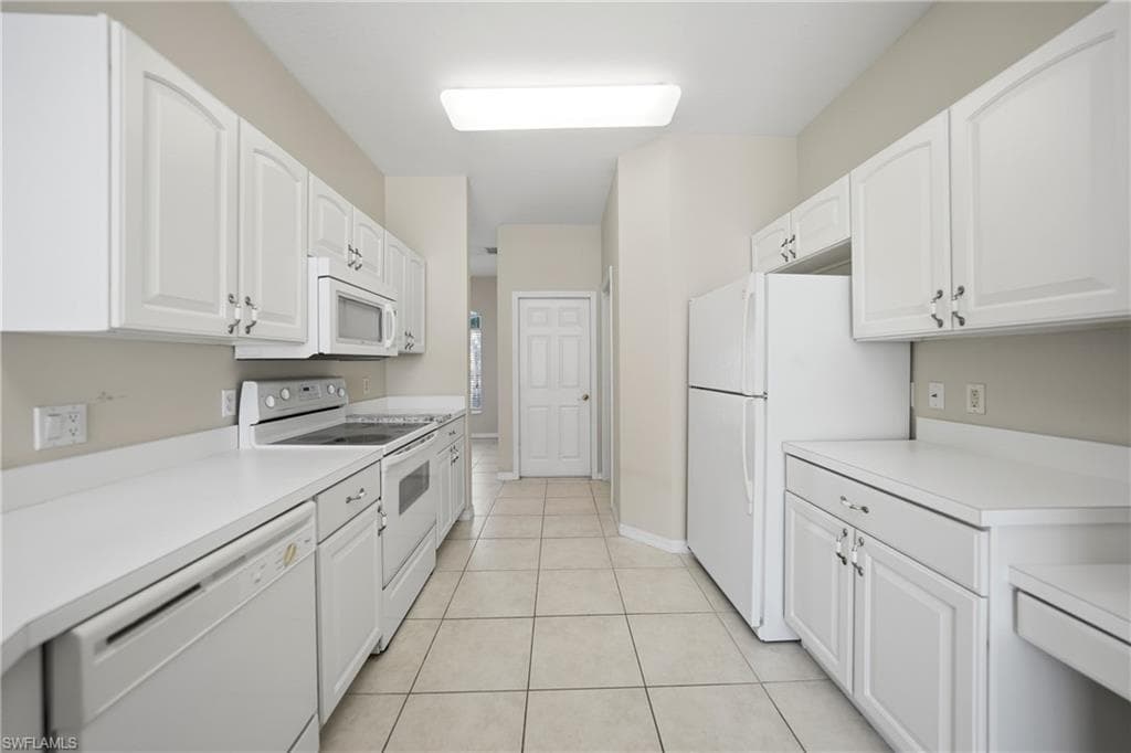 24191 Buckingham WAY-6