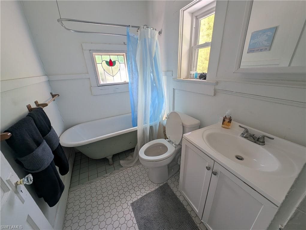 1637 Woodford AVE-1