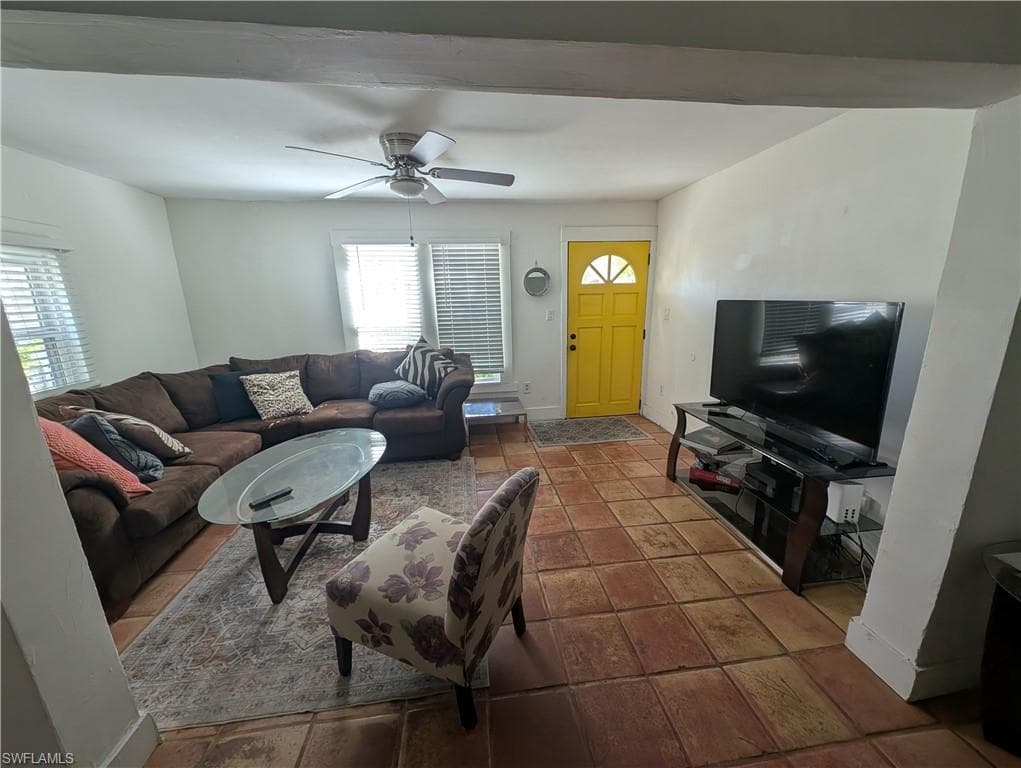 1637 Woodford AVE-25