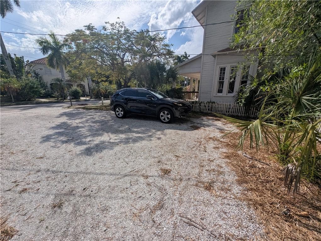 1637 Woodford AVE-27