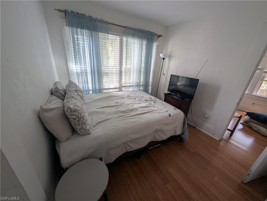 1637 Woodford AVE-3