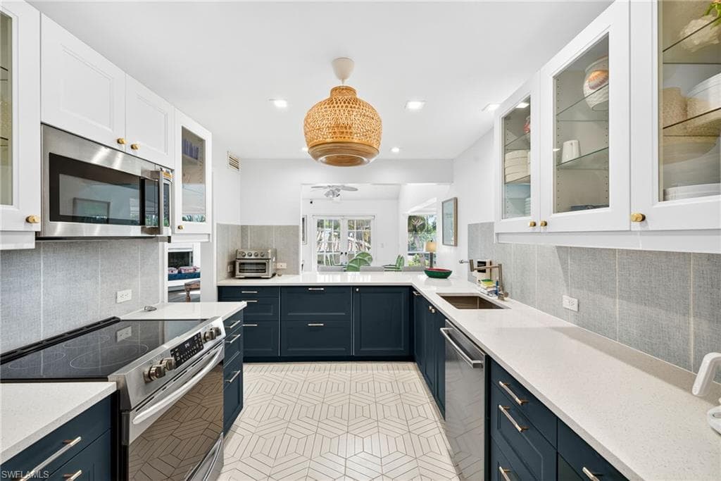 280 Southwinds DR-11
