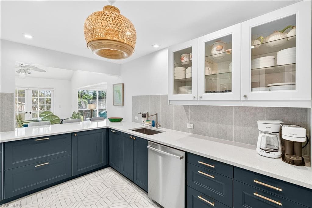 280 Southwinds DR-13