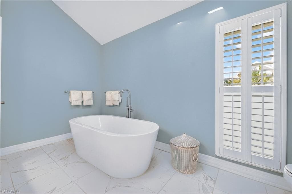 280 Southwinds DR-20
