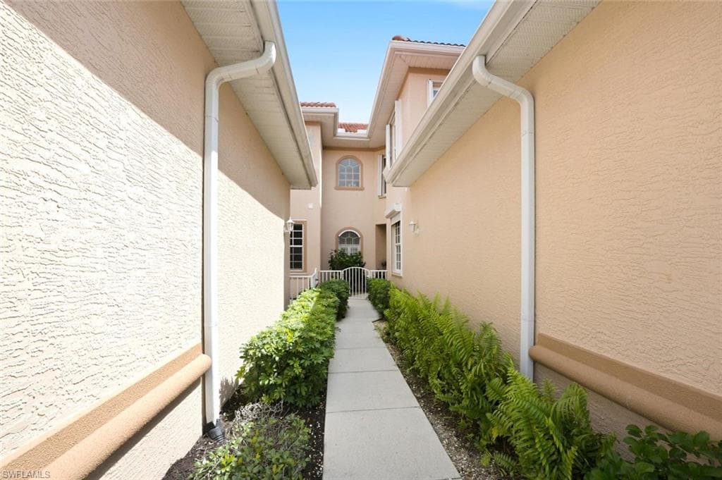 5120 Hyde Park CT 103-1