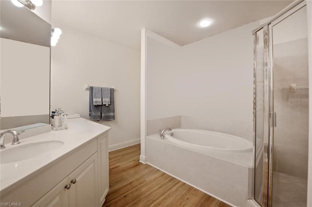 5120 Hyde Park CT 103-18