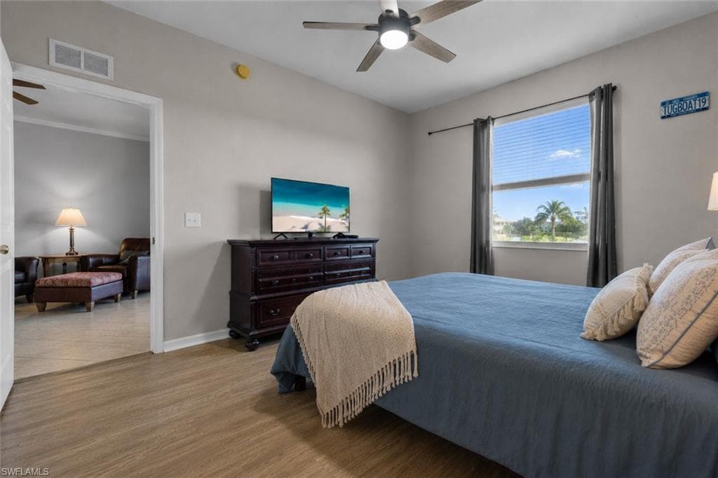 8470 Kingbird LOOP 1025-12