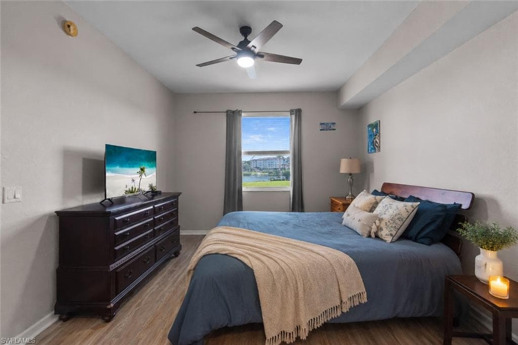 8470 Kingbird LOOP 1025-14