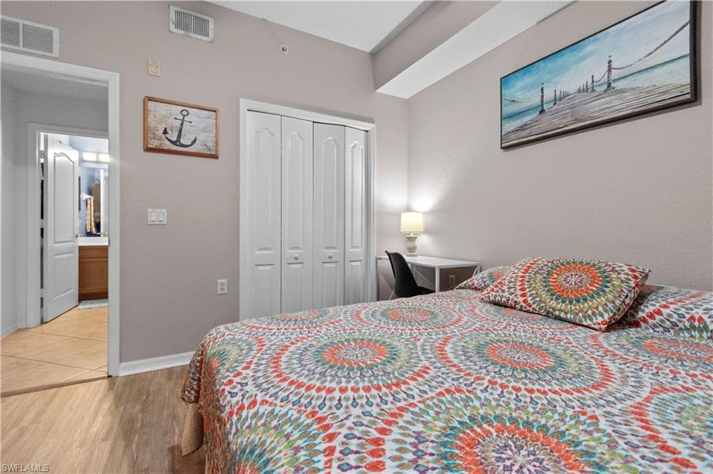 8470 Kingbird LOOP 1025-18