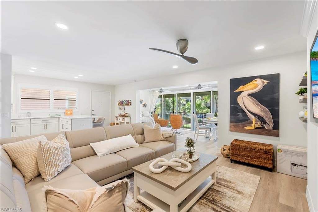 1910 Gulf Shore BLVD N 204-11