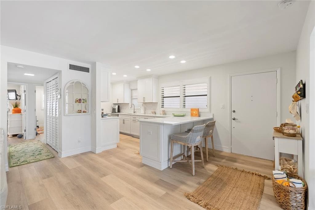 1910 Gulf Shore BLVD N 204-4