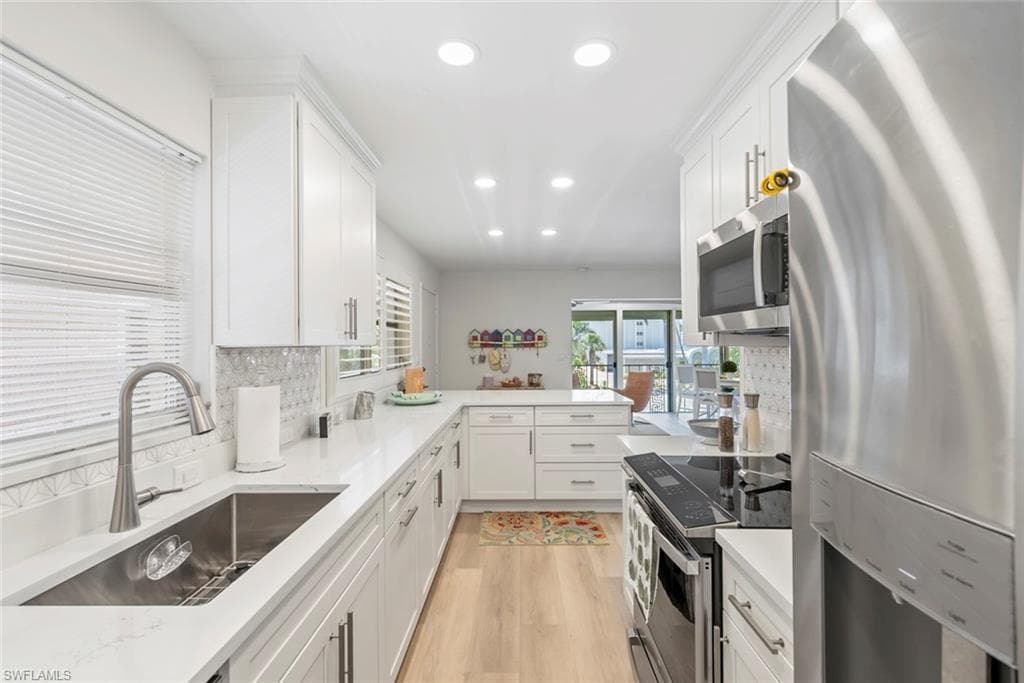 1910 Gulf Shore BLVD N 204-8