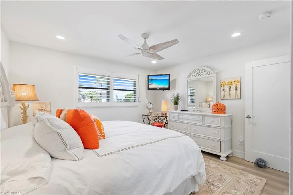 1910 Gulf Shore BLVD N 204-23