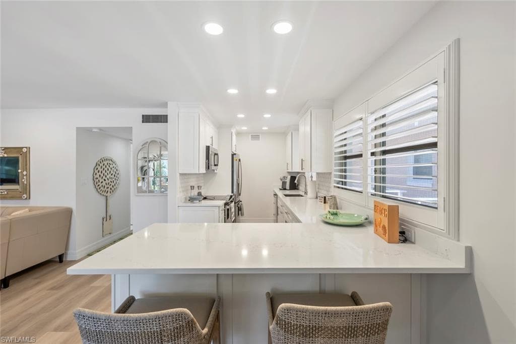 1910 Gulf Shore BLVD N 204-3